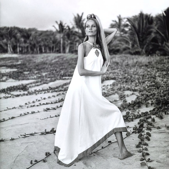 Looking Comfortable is the New Black! 🌞 - Picture 3 of 12